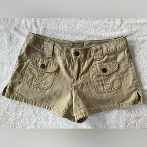 🟢 American Eagle shorts, 3 inch inseam, khaki